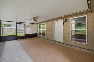 Welcome home to this well maintained 3-bedroom, 2-bathroom home - photo 41