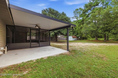 Welcome home to this well maintained 3-bedroom, 2-bathroom home - photo 43