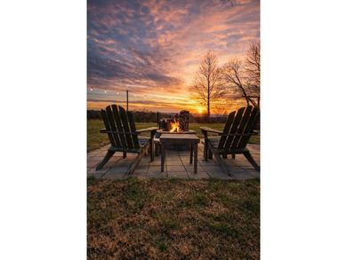 (private lake, pond, creek) Home For Sale in Grandview Tennessee