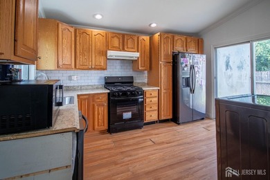 Charming 3-bedroom, 1.5-bath colonial offering a great - photo 5