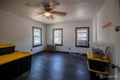 Charming 3-bedroom, 1.5-bath colonial offering a great - photo 7