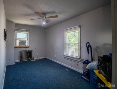 Charming 3-bedroom, 1.5-bath colonial offering a great - photo 8