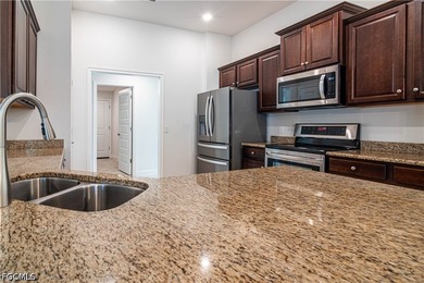 Welcome to your meticulously maintained and *like new* move-in - photo 14