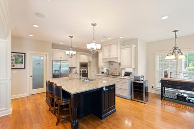 Welcome to this stunning 5-bedroom, 4.5-bathroom home located in - photo 20