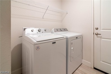 Welcome to your meticulously maintained and *like new* move-in - photo 31