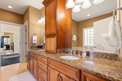 Welcome to this stunning 5-bedroom, 4.5-bathroom home located in - photo 36