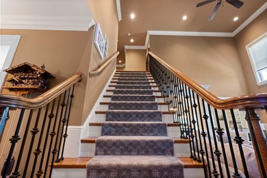 Welcome to this stunning 5-bedroom, 4.5-bathroom home located in - photo 43