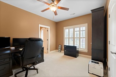 Welcome to this stunning 5-bedroom, 4.5-bathroom home located in - photo 44