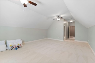 Welcome to this stunning 5-bedroom, 4.5-bathroom home located in - photo 53