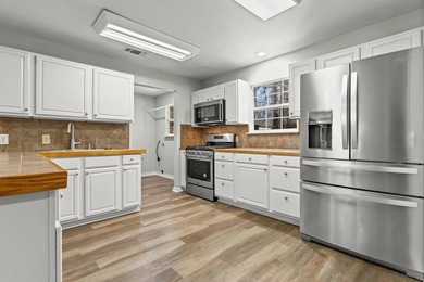 Move-In Ready Home in Crestwood Subdivision on Lake O' the Pines - photo 8