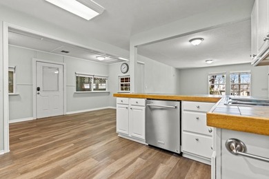 Move-In Ready Home in Crestwood Subdivision on Lake O' the Pines - photo 9