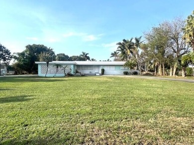 Lake Home For Sale in Pahokee, Florida