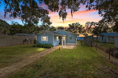 St. Johns River Home For Sale in Palatka Florida