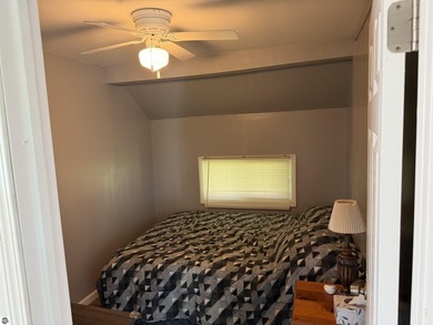 2 Bedroom, 1 Bathroom beautiful home with deeded access to - photo 13