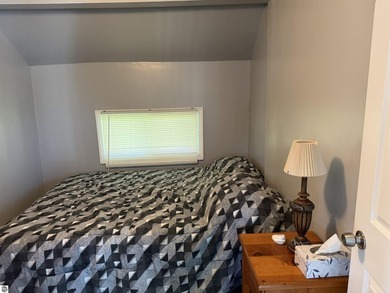 2 Bedroom, 1 Bathroom beautiful home with deeded access to - photo 14