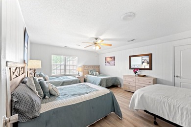 Welcome to this beautiful 4-bedroom, 2.5-bath waterfront home - photo 23