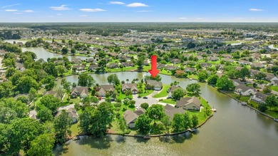 Welcome to this beautiful 4-bedroom, 2.5-bath waterfront home - photo 35