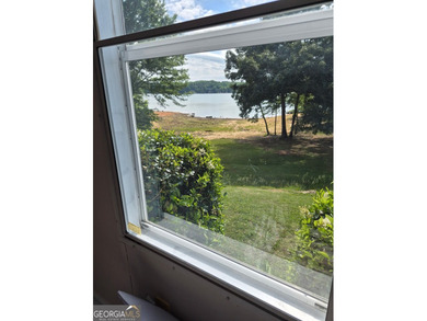 Lake Lanier Mobile Home Community - Move-In Ready Lakefront Home - photo 14