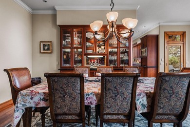 This timeless custom home located in Broken Top is quietly - photo 16