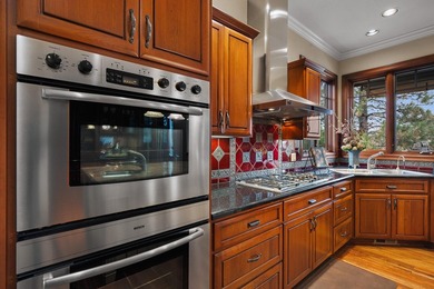 This timeless custom home located in Broken Top is quietly - photo 22