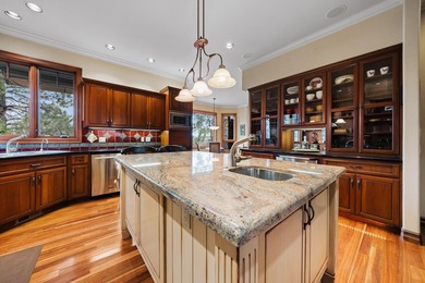 This timeless custom home located in Broken Top is quietly - photo 23