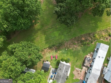 Lake Lanier Mobile Home Community - Move-In Ready Lakefront Home - photo 31