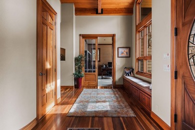 This timeless custom home located in Broken Top is quietly - photo 32