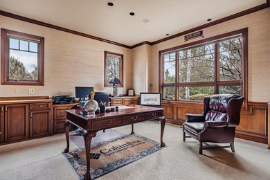 This timeless custom home located in Broken Top is quietly - photo 34