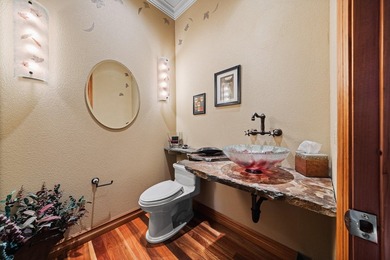 This timeless custom home located in Broken Top is quietly - photo 38