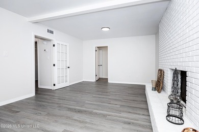 Stunning newly renovated white brick home in DOWNTOWN GOLF CART - photo 40