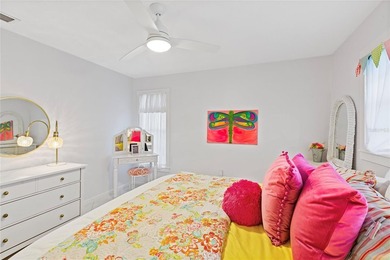 Beautiful 4-bedroom, 2-bathroom pool home on a corner lot with - photo 42