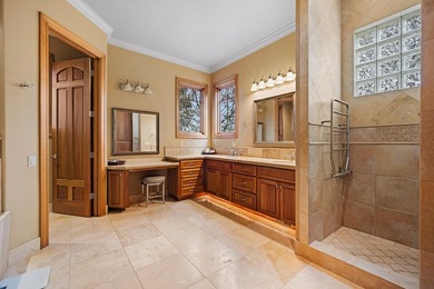This timeless custom home located in Broken Top is quietly - photo 44