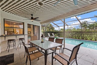 Beautiful 4-bedroom, 2-bathroom pool home on a corner lot with - photo 45