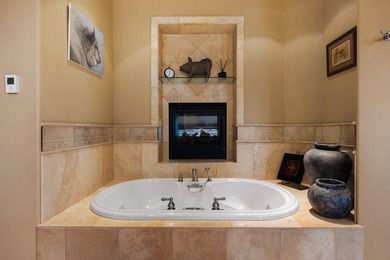 This timeless custom home located in Broken Top is quietly - photo 45