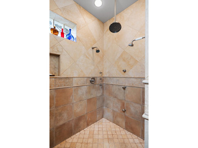 This timeless custom home located in Broken Top is quietly - photo 48