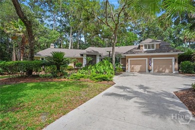 Exceptional privacy and an unbeatable location in Oakridge at - photo 2