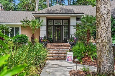 Exceptional privacy and an unbeatable location in Oakridge at - photo 4