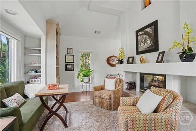 Exceptional privacy and an unbeatable location in Oakridge at - photo 10