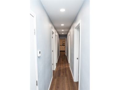 Welcome Home to this beautifully renovated dream home with 1368 - photo 11
