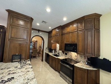 Welcome Home to Luxury and Comfort! Step into this stunning - photo 11