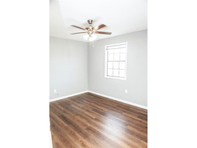 Welcome Home to this beautifully renovated dream home with 1368 - photo 18
