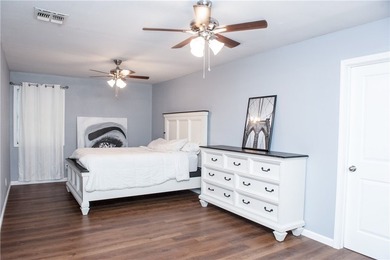 Welcome Home to this beautifully renovated dream home with 1368 - photo 23