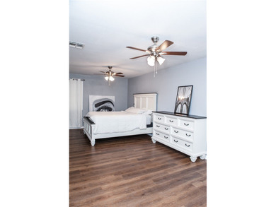 Welcome Home to this beautifully renovated dream home with 1368 - photo 24
