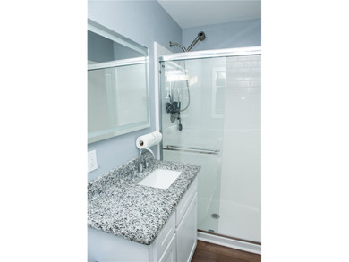 Welcome Home to this beautifully renovated dream home with 1368 - photo 25