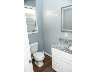 Welcome Home to this beautifully renovated dream home with 1368 - photo 26