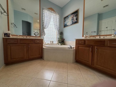 Welcome Home to Luxury and Comfort! Step into this stunning - photo 28