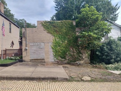 Ohio River Home Sale Pending in East Liverpool Ohio