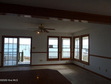 Prime 225' of beautiful water frontage along the Newport River - photo 8