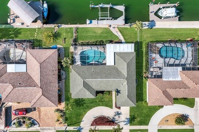 ***ONE OF THE BEST DEALS ON MARCO ISLAND*** This charming and - photo 3