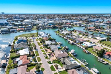 ***ONE OF THE BEST DEALS ON MARCO ISLAND*** This charming and - photo 8
